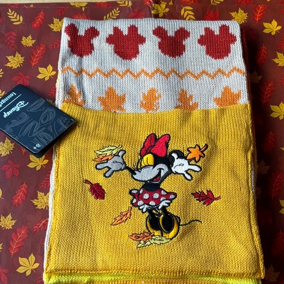 🍁🍂🍁 LOUNGEFLY DISNEY FALL MICKEY AND MINNIE MOUSE FAIR ISLE SCARF 🍁🍂🍁NWT - Picture 4 of 16